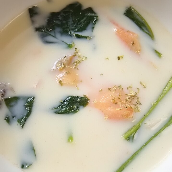 ほうれん草と鮭の豆乳スープ(^^)